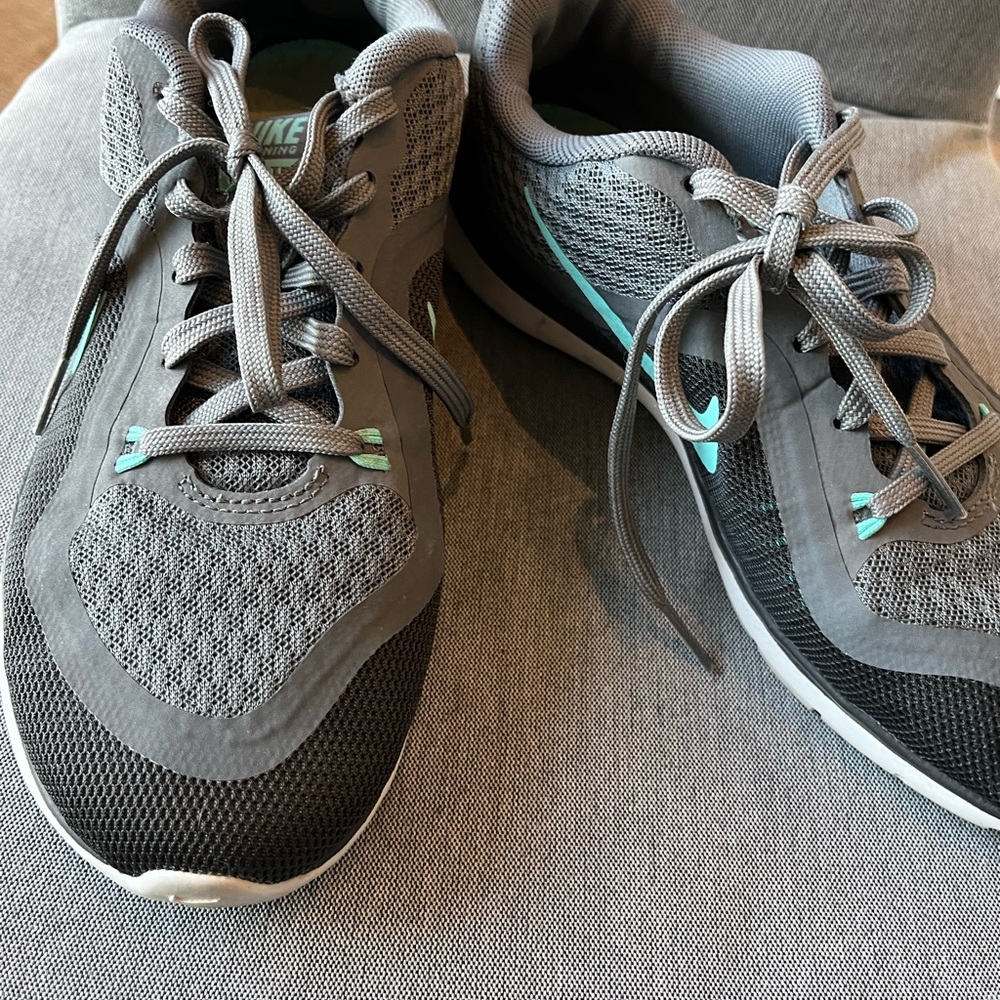 Nike Women's Gray and Teal Athletic Shoes